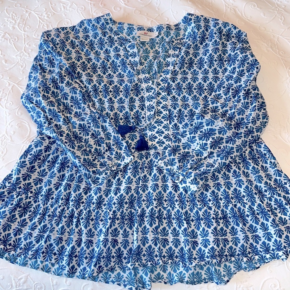 Vineyard Vines Blue and White Blouse
